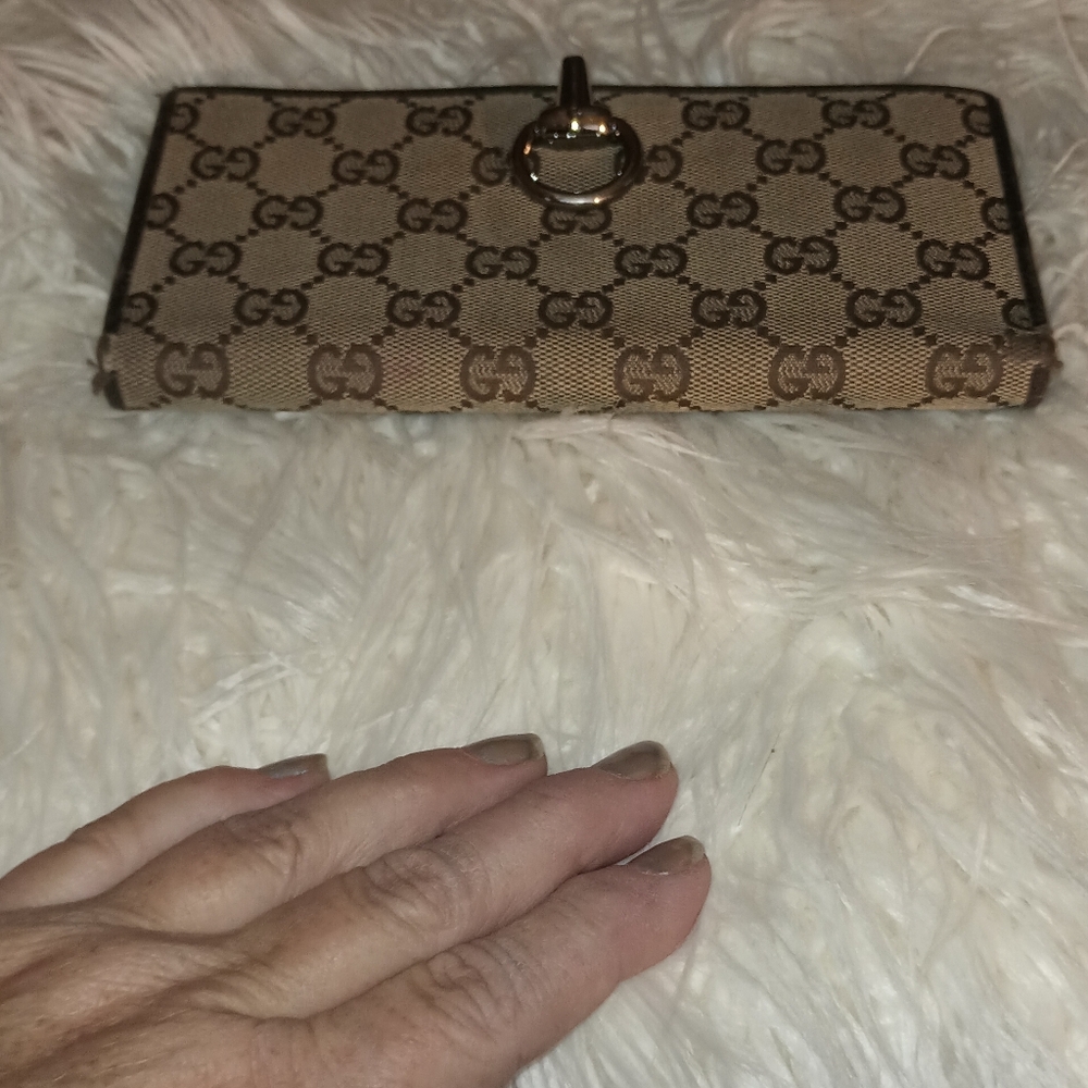 Gucci GG Continental Wallet With Horsebit Clasp - Picture 12 of 14